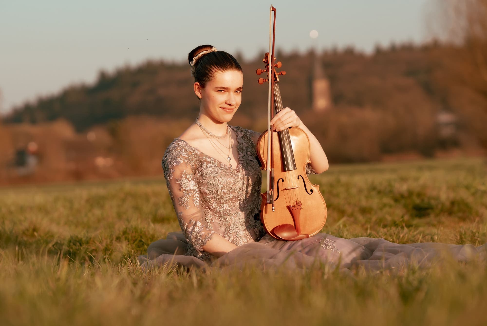 Kim Marie Borger mit Viola im Freien